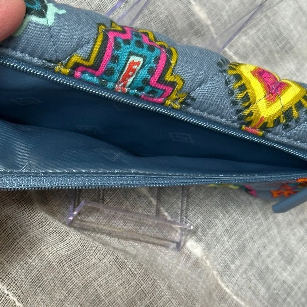 Vera Bradley Painted Medallions Pattern Fall 2017 Tri Fold Magnetic Closure NWOT